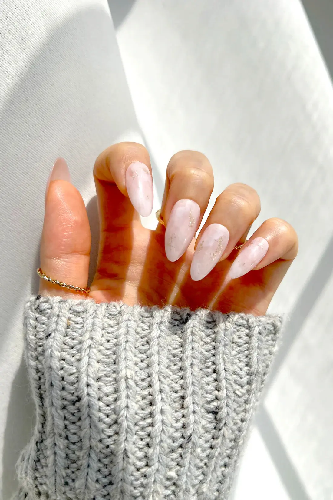 Press-On Nails Hushed Shimmer - Image 2