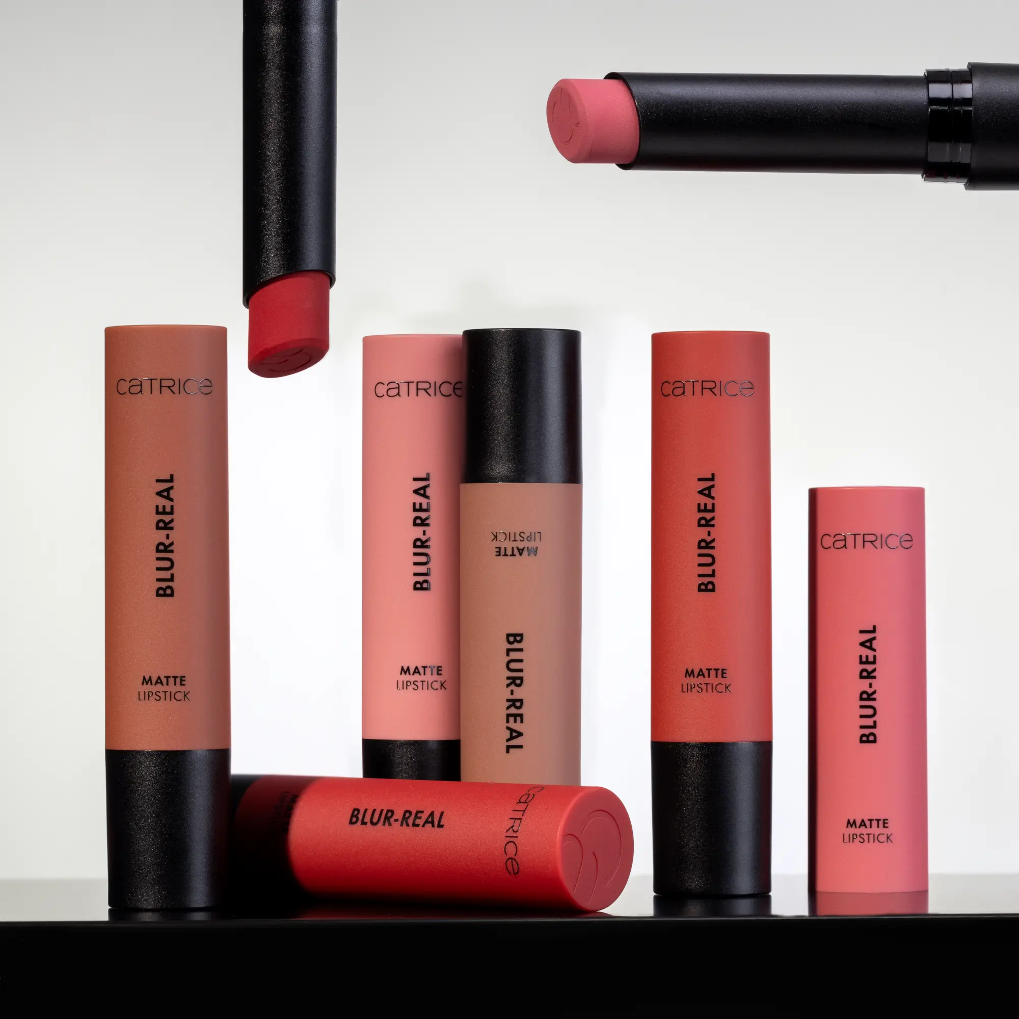 Blur-Real Matte Lipstick 030 Whisper Nude - Image 7