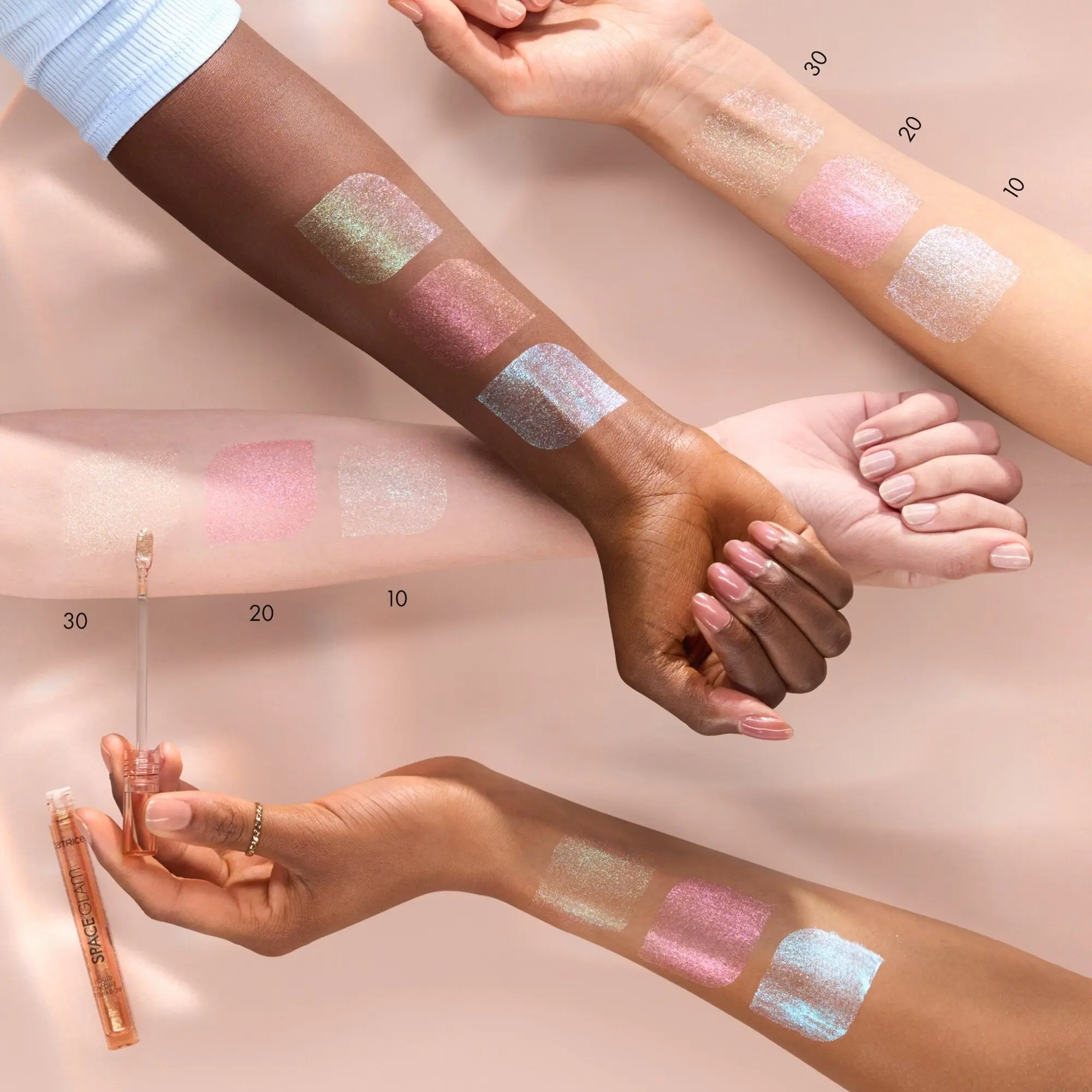Space Glam Liquid Chrome Eyeshadow 020 Cosmic Lights - Image 3