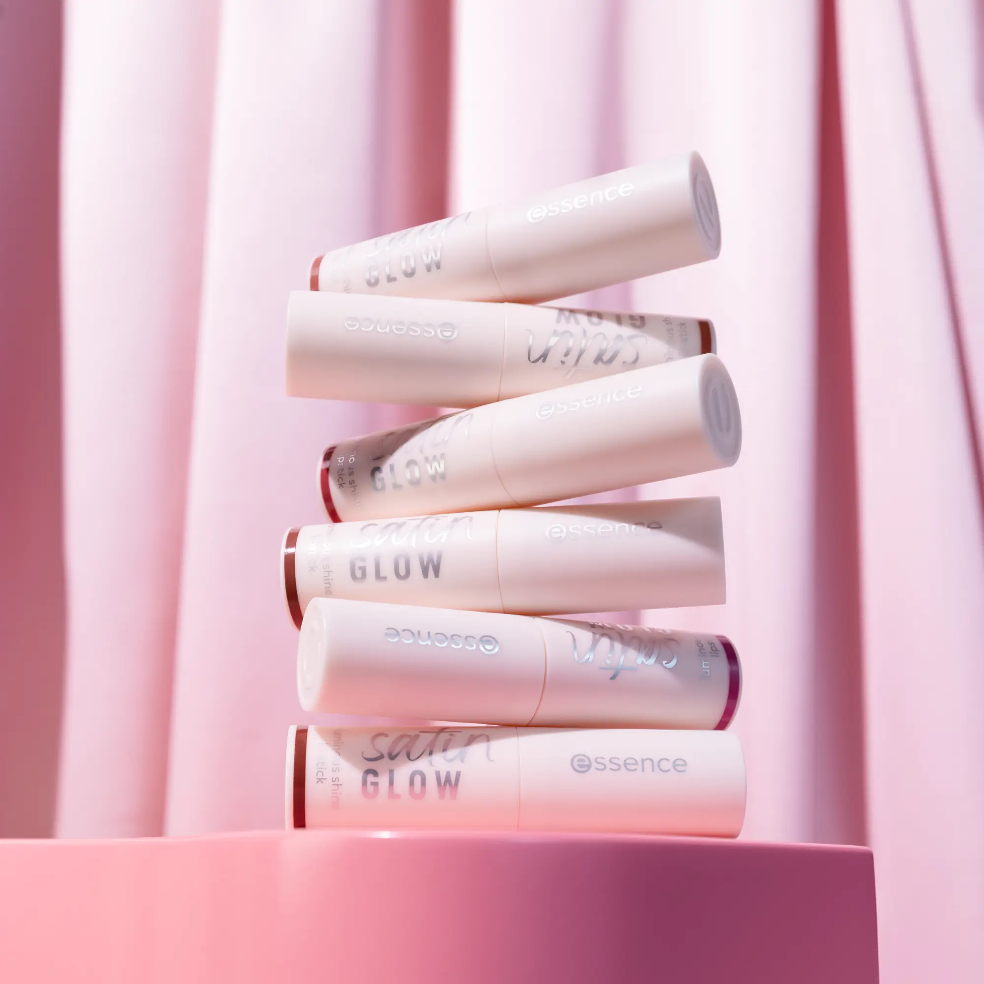 Satin Glow Luminous Shine Lipstick 03 Rose And Shine - Image 7