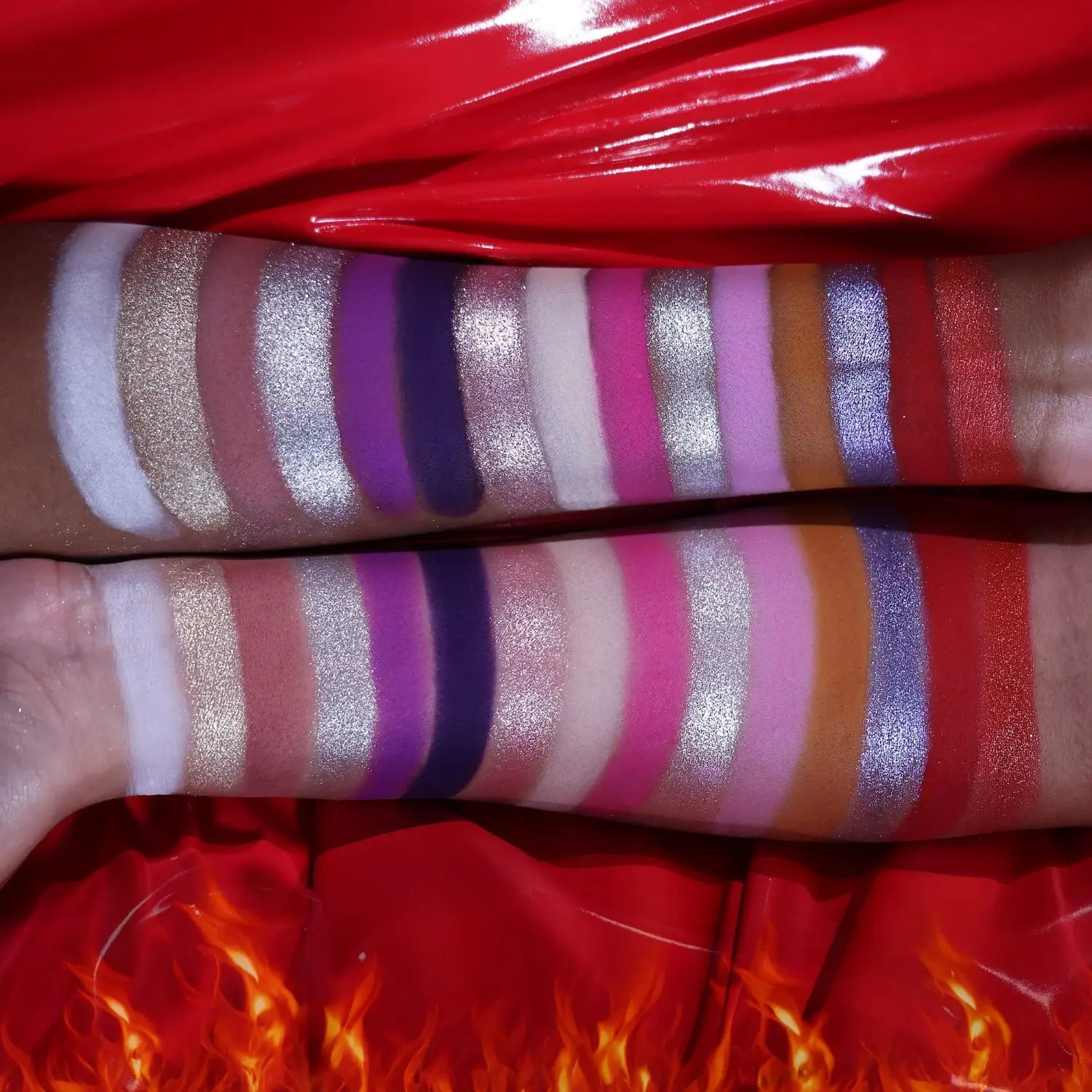 x Daus 30 Shade Artistry Palette - Image 3