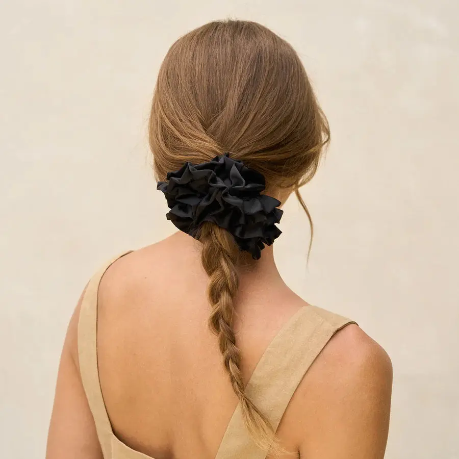 Ruffle Scrunchie Black - Image 4