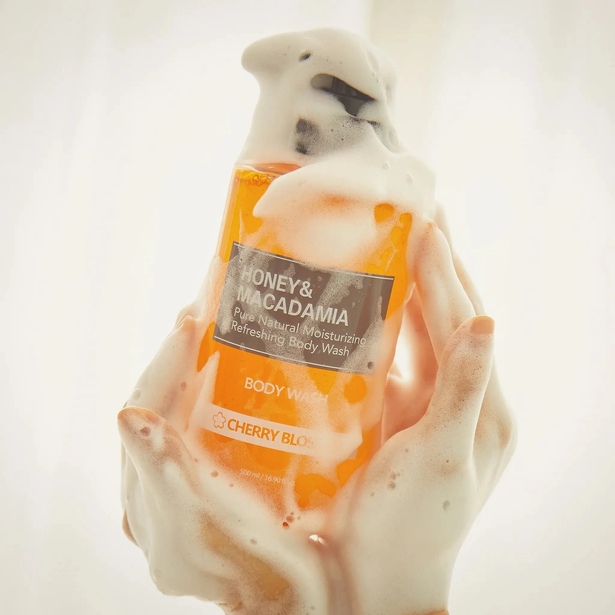 Honey & Macadamia Pure Body Wash White Musk - Image 4