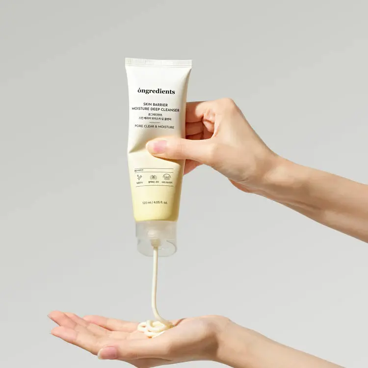 Skin Barrier Moisture Deep Cleanser - Image 2